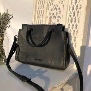 Black Rebecca Minkoff Purse!